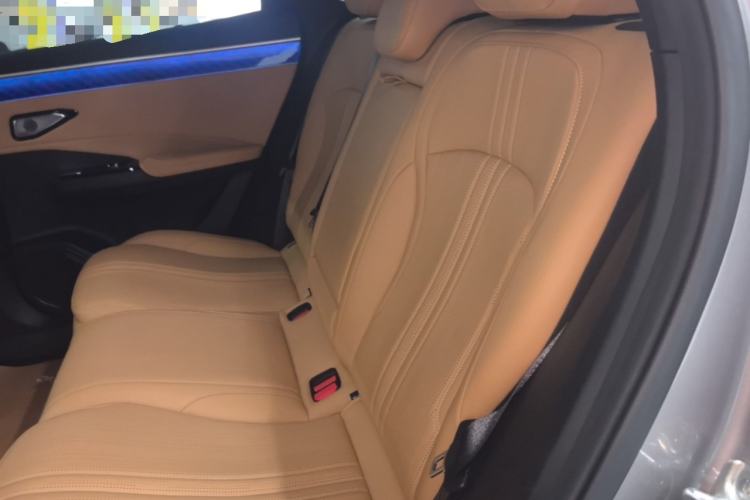 Used  L7 2023 1.5T 115 km Starship