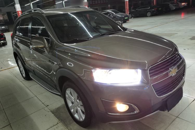 Used Chevrolet Captiva 2015 2.4L 4x4 Flagship Edition 7-Seater
