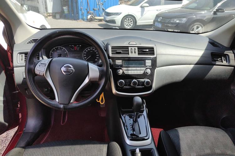 Used Nissan Tiida 2016 1.6L CVT Cool Dynamic Edition
