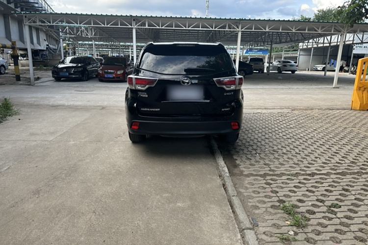 Used Toyota Highlander 2017 2.0T Two-Wheel Drive Luxury Edition 7 Seats
