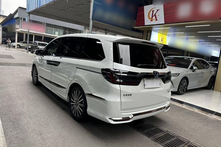 Used Honda Elysion 2022 2.0L eHEV Luxury First Edition
