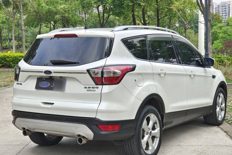 Used Ford Kuga 2017 EcoBoost 180 Two-Wheel-Drive Platinum Edition
