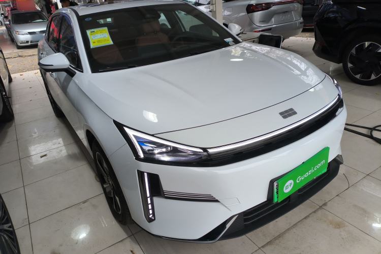 Used  L6 2025 EM-i 140km Starship Edition
