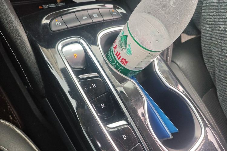 Used Buick Envision 2022 Facelift Encore S 552T Two-Wheel-Drive Luxury Model
