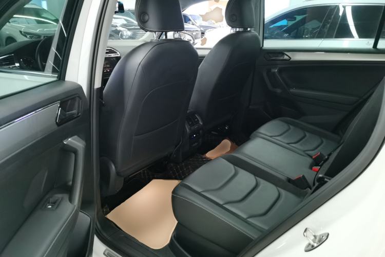 Used Volkswagen Tiguan L 2019 Updated Version 330TSI Automatic Two-Wheel Drive Panoramic Comfort Edition China VI Standard
