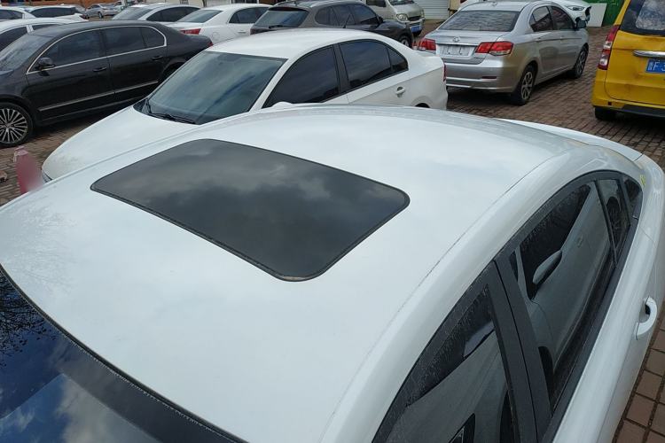 Used Roewe i5 2021 1.5L CVT Platinum Edition
