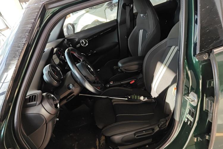 Used  MINI 2018 1.5T COOPER Racing Edition Five-Door Version
