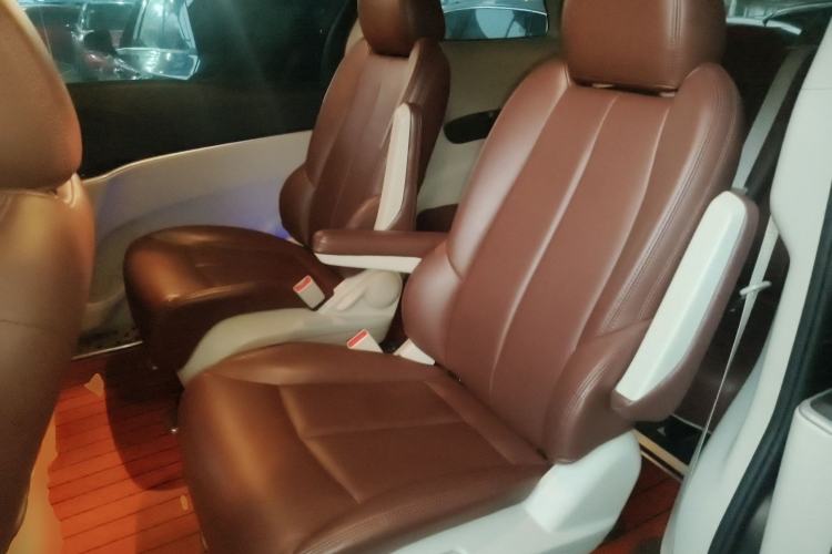 Used Buick GL8 2023 Land Executive Class Smart Enjoyment Model
