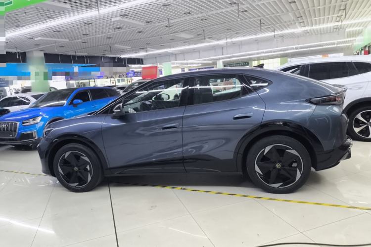 Used Volkswagen ID.UNYX 2025 Pro model
