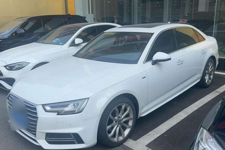 Used Audi A4L 2018 30th Anniversary Edition 40 TFSI Fashion Model
