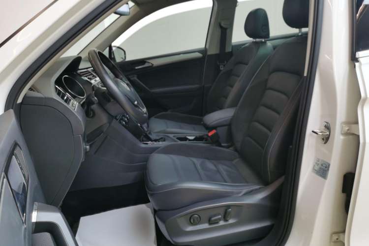 Used Volkswagen Tiguan L 2017 380TSI Automatic All-Wheel-Drive Luxury Edition
