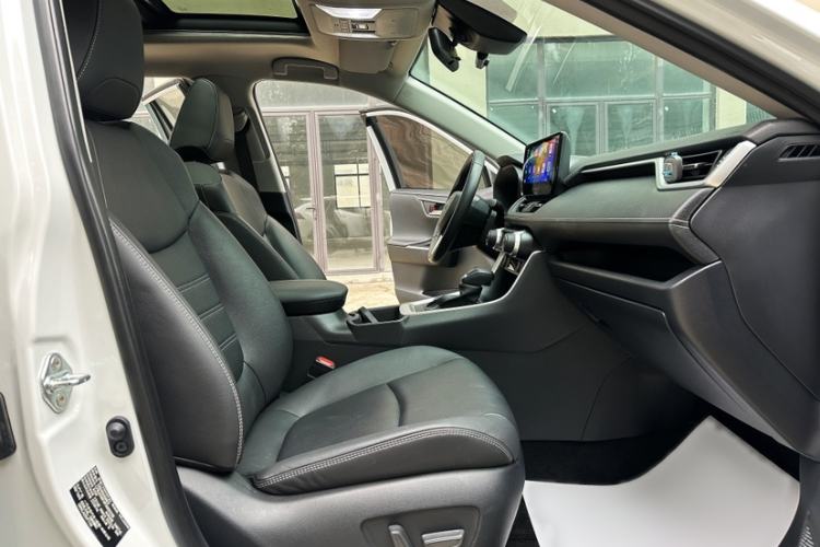 Used Toyota RAV4 2023 Dual-Engine 2.5L E-CVT Four-Wheel Drive Elite Plus Edition
