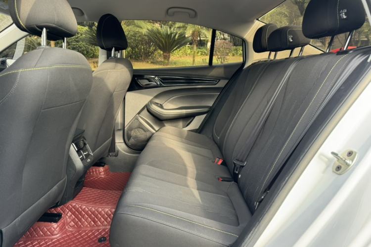 Used Roewe i5 2021 1.5L Manual Platinum Edition
