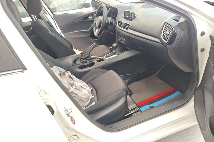 Used Mazda Mazda 3 Axela 2016 Sedan 1.5L Automatic Comfort Model
