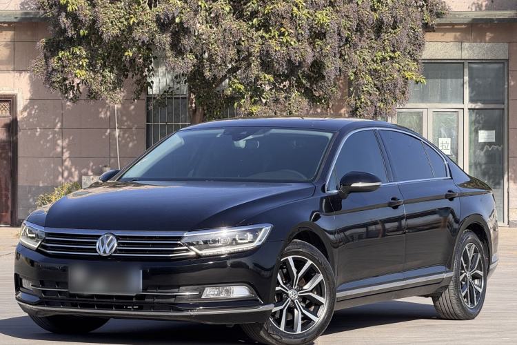 Used Volkswagen Magotan 2017 330TSI DSG Luxury Model
