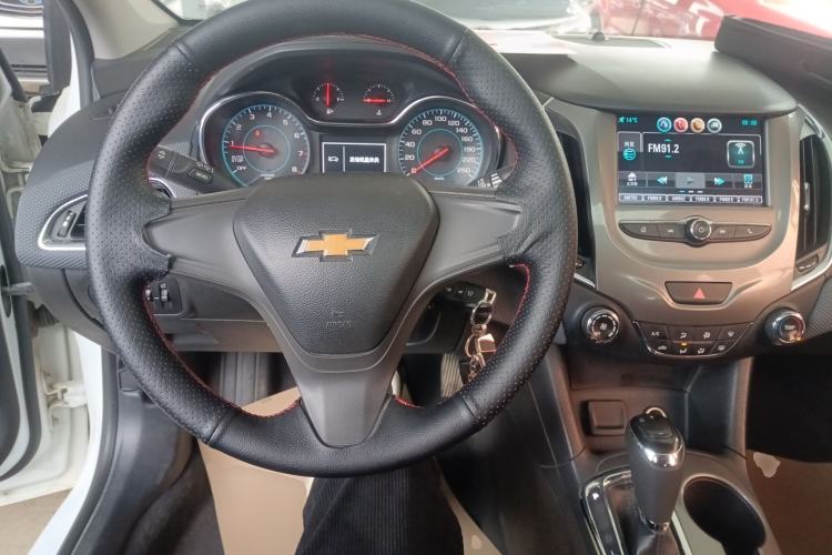 Used Chevrolet Cruze 2018 320 Automatic Pioneer Sunroof Edition
