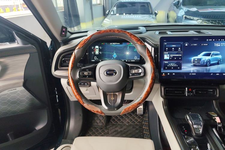 Used GAC Trumpchi GS8 2022 Dual-Engine Series 2.0TM Four-Wheel Drive Prestige Edition (6 Seats)
