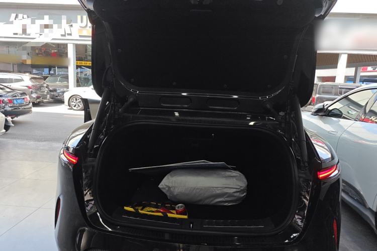 Used  11 2024 630 Rear-Wheel Drive Edition with Three Lasers
