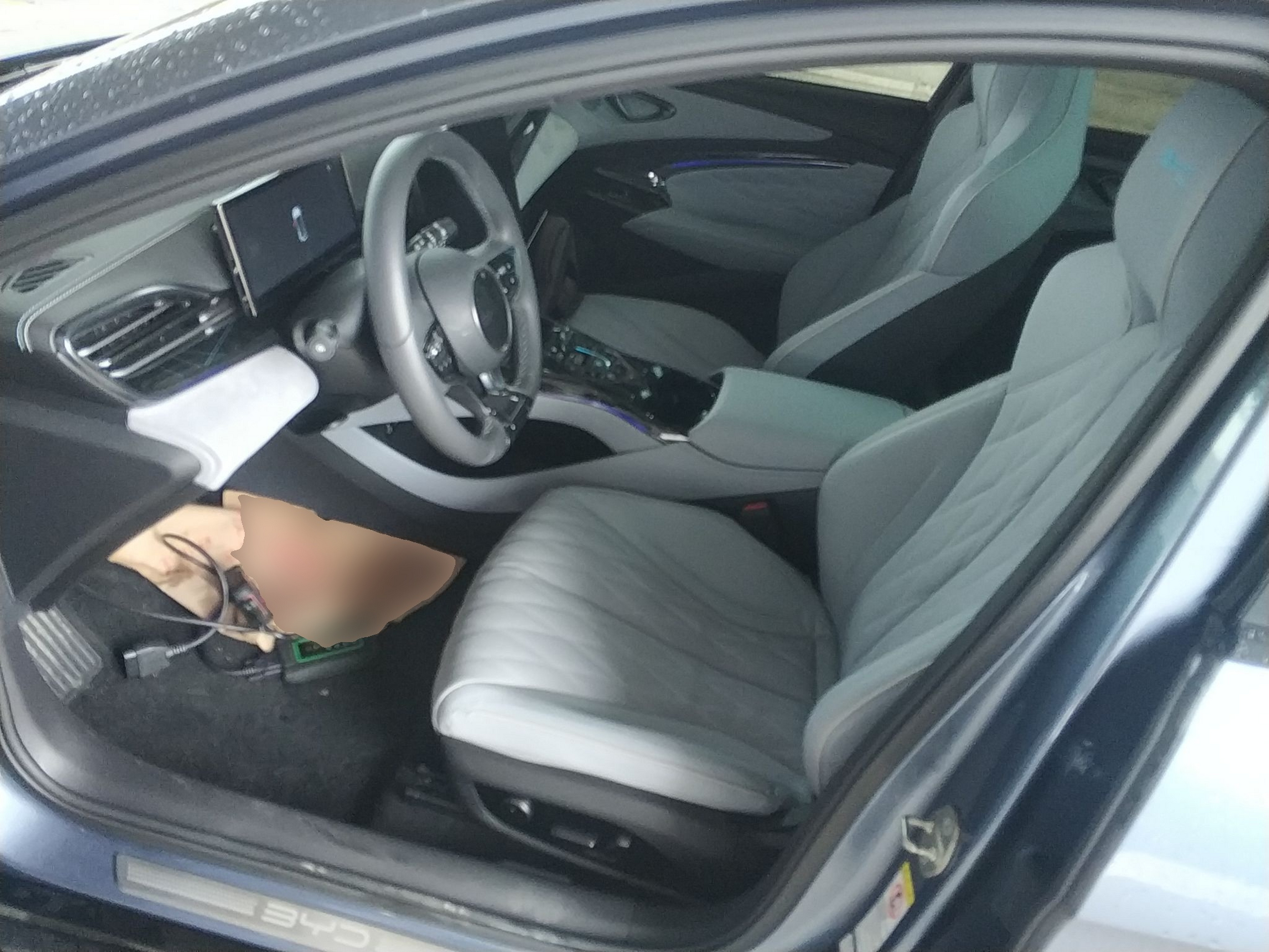 Переднее сиденье в автомобиле