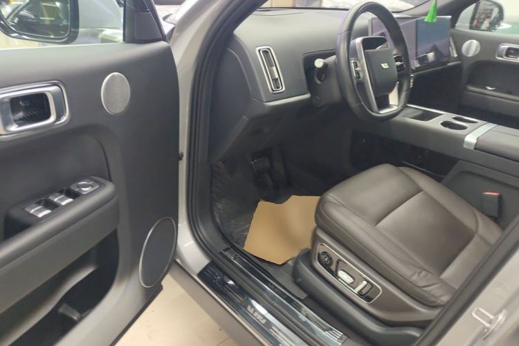 Used Li Auto L8 2023 Max model
