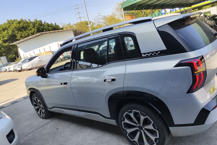 Used AION V 2024 Aion Tyrannosaurus 650 Smart Premium Edition
