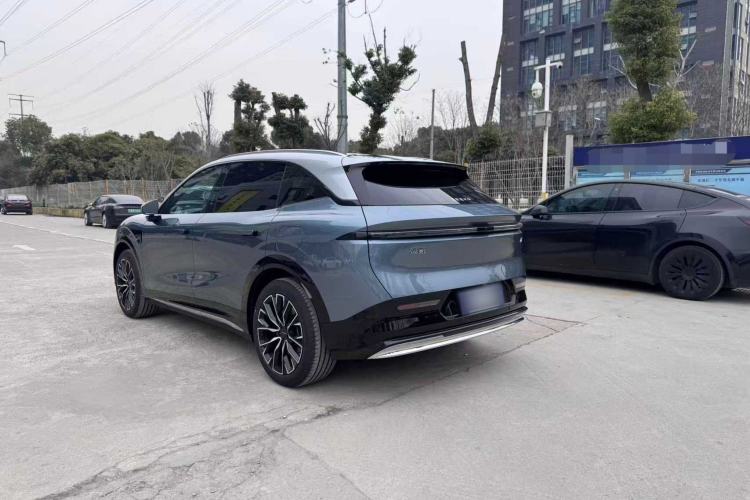 Used Zeekr 7X 2025 100 kWh Long-Range Rear-Wheel Drive with Intelligent Driving Features