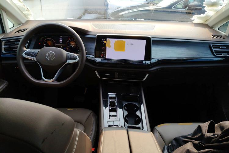 Used Volkswagen Viloran 2024 330TSI Luxury Edition
