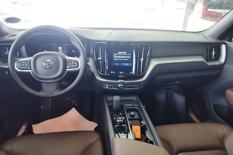 Used Volvo XC60 2022 B5 4x4 Zhiyi Luxury Edition