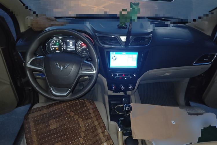 Used Wuling Hongguang 2015 1.5L S1 Luxury National Emission Standard V
