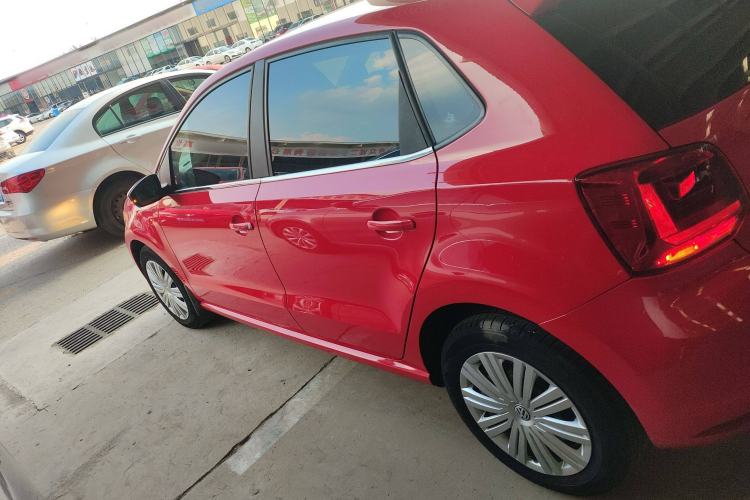 Used Volkswagen Polo 2016 1.6L Automatic Comfort Model
