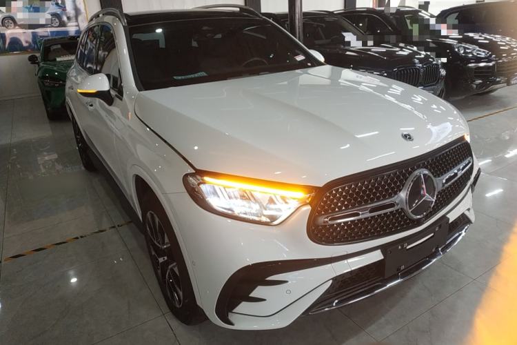 Used Mercedes-Benz GLC 2023 Facelift GLC 260 L 4MATIC Luxury Version 5 Seats
