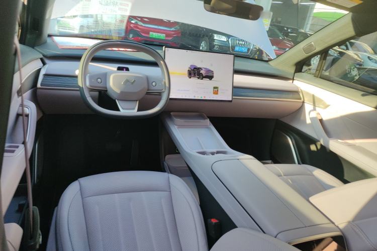 Used ONVO L60 2024 60 kWh Rear-Drive Version