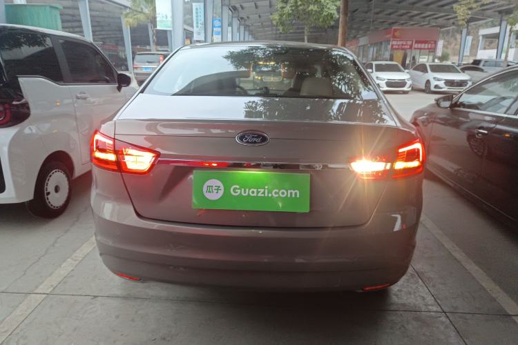 Used Ford Escort 2015 1.5L Automatic Fashion Model