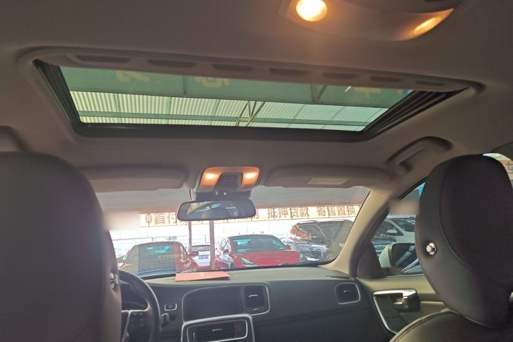 Used Volvo S60 2016 S60L T4 Zhiyuan Edition
