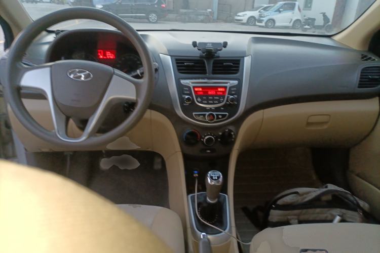 Used Hyundai Verna 2010 Sedan 1.4L Manual Comfort GS
