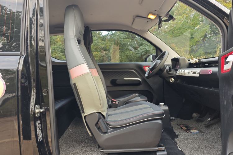 Used Wuling Hongguang MINIEV 2022 GAMEBOY 200km Gaming Edition with Lithium Iron Phosphate
