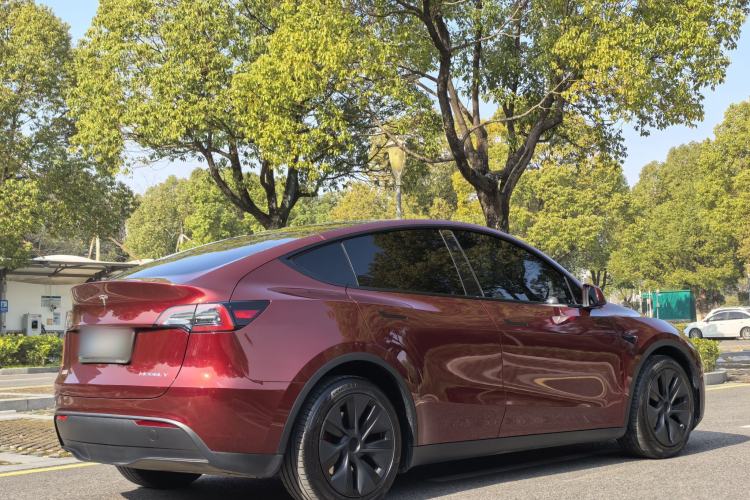 Used Tesla Model Y 2024 Long-Range All-Wheel-Drive Version