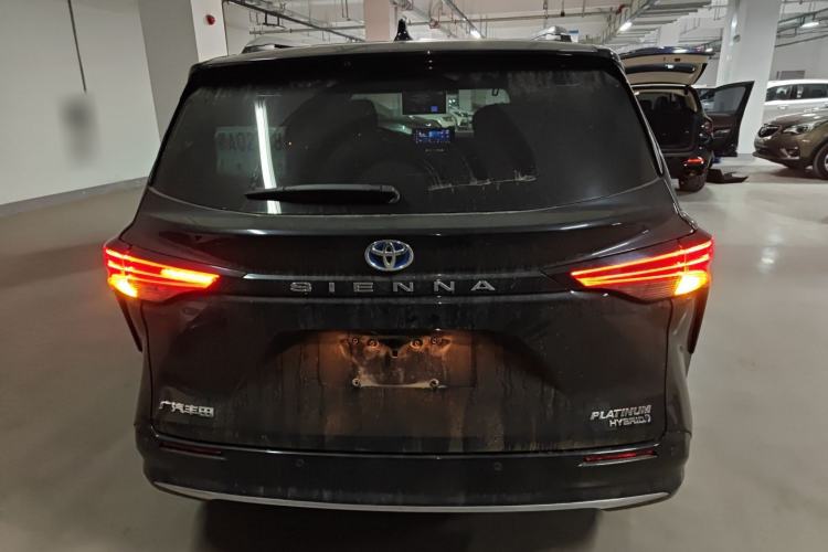 Used Toyota Sienna 2021 2.5L Hybrid Platinum Edition

