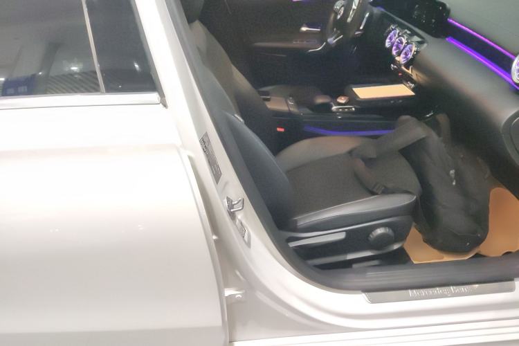 Used Mercedes-Benz A-Class 2022 Second Facelift A 200 L Sport Sedan Fashion Version