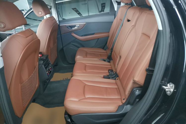 Used Audi Q7 2021 45 TFSI quattro S line Sport model
