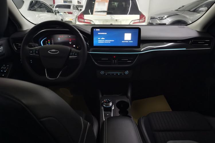 Used Ford Focus 2021 Hatchback EcoBoost 180 Automatic Titanium Edition
