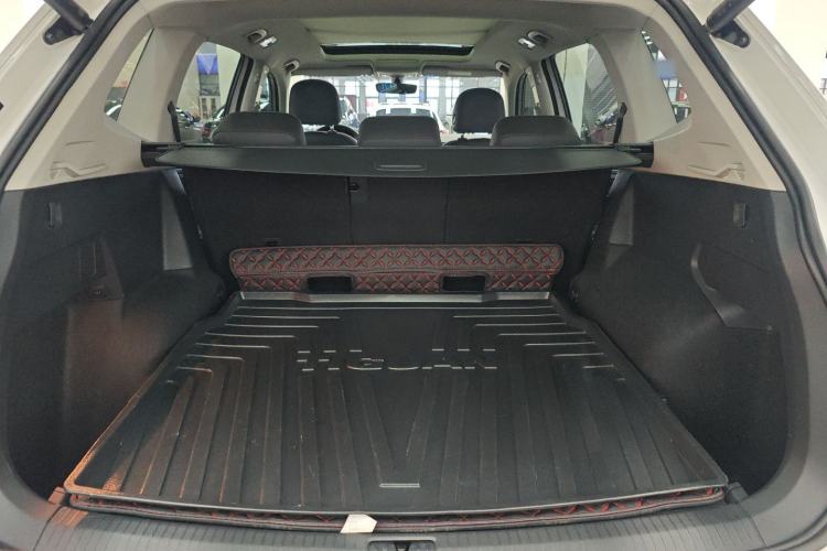 Used Volkswagen Tiguan L 2022 330TSI Automatic Two-Wheel Drive R-Line Enhanced Edition