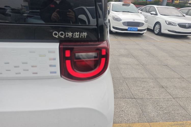 Used Chery QQ Ice Cream 2022 170km Sundae Phosphate Lithium-Ion