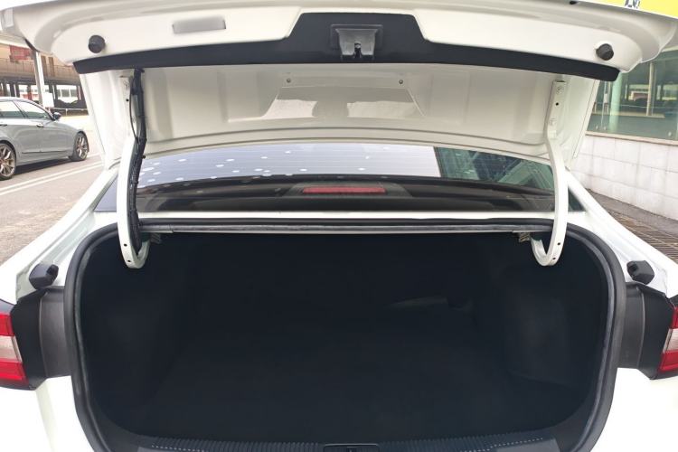 Used Roewe i5 2020 1.5L Automatic 4G Connected Linghao Edition