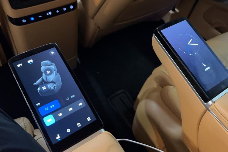 Used VOYAH Dream 2025 PHEV Four-Wheel-Drive Flagship Kunpeng Edition
