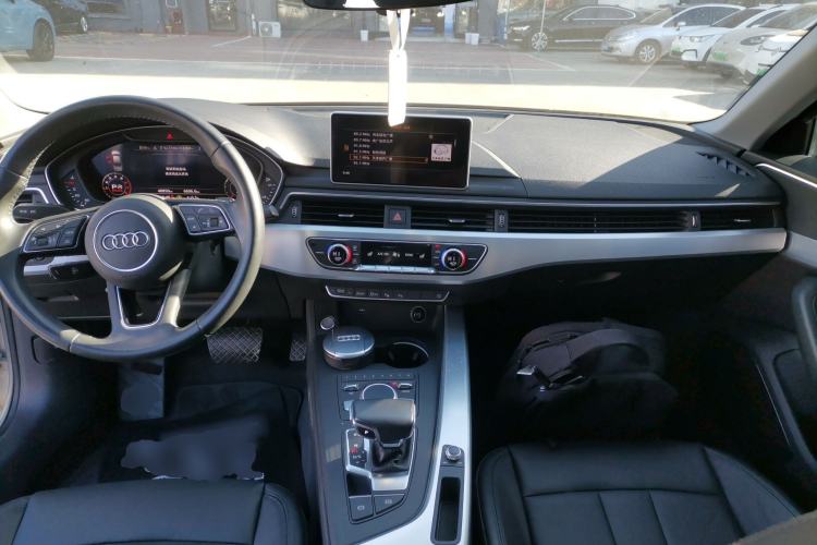 Used Audi A4L 2019 40 TFSI Fashion Edition China VI Emission Standard

