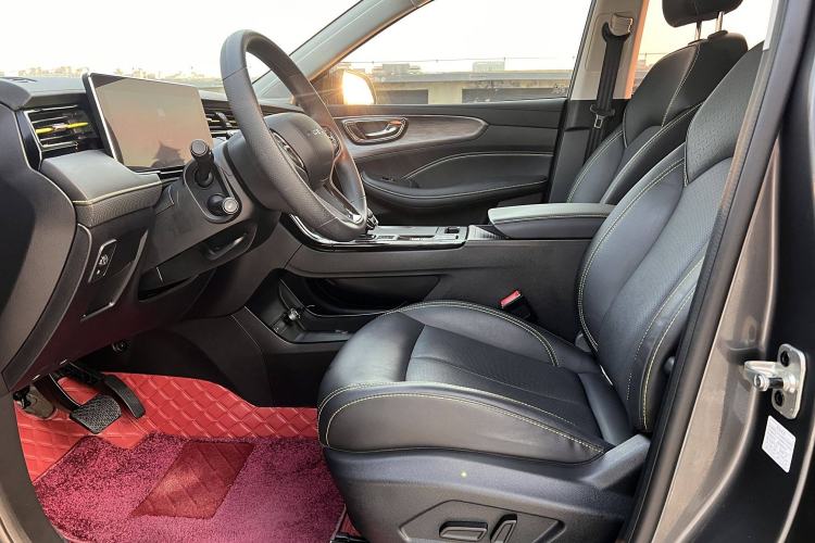 Used Roewe RX5 2023 PLUS 330TGI Automatic Trendsetting Smart Edition
