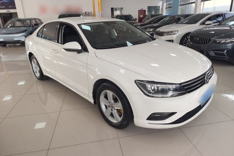 Used Volkswagen Lamando 2015 230TSI DSG Fashion Edition
