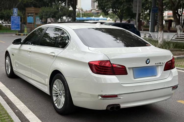 Used BMW 5 Series 2014 525Li Leading Model
