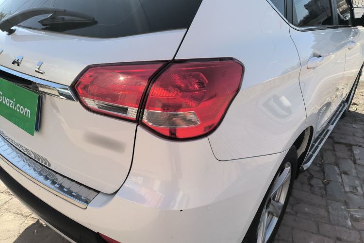 Used Haval H2 2018 Chuanxiang Edition Blue Badge 1.5T Manual Two-Wheel Drive Fashionable Model